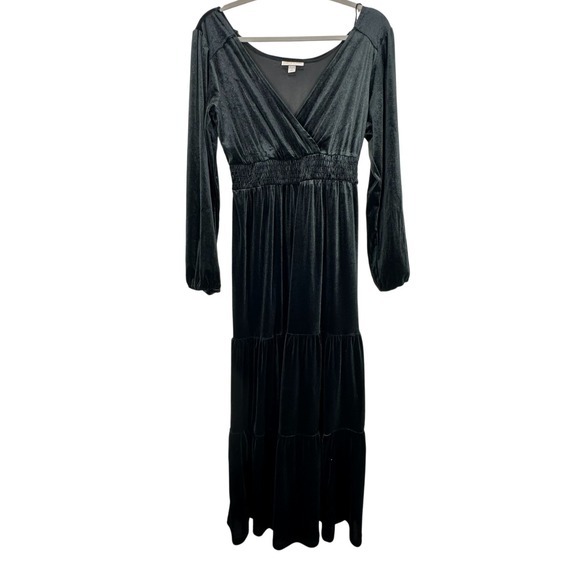 Knox Rose Dresses & Skirts - Knox Rose Black Velvet Long Sleeve Tiered Maxi Dress Size S V Neck Smocked Waist